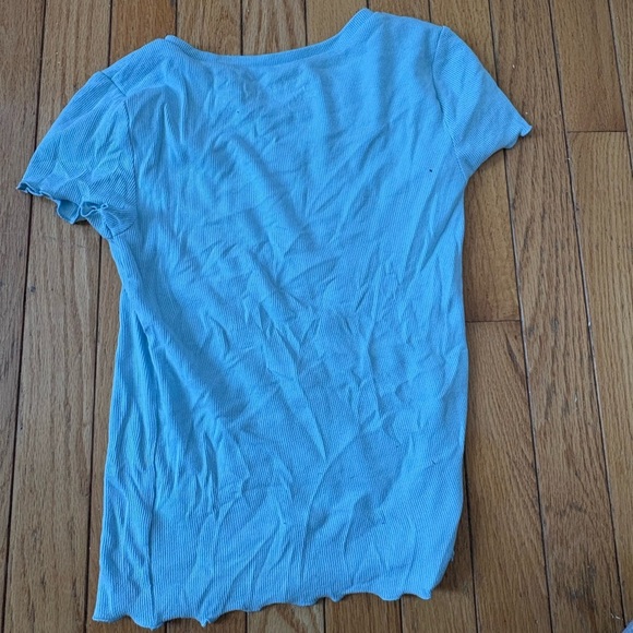 Tight fitted top - Picture 2 of 3